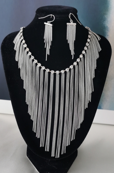Jewelry - #4~VTG set.